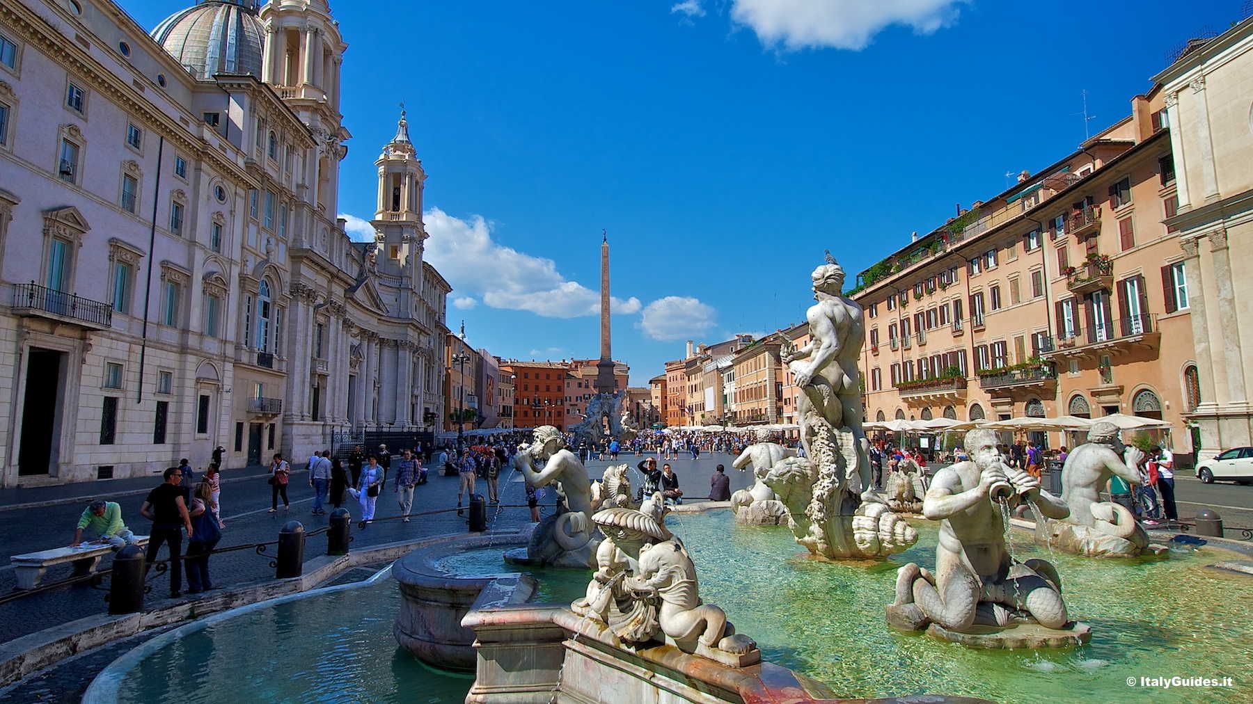Saint Peter's Square and Basilica in Vatican City, one of the three unmissable places in Rome