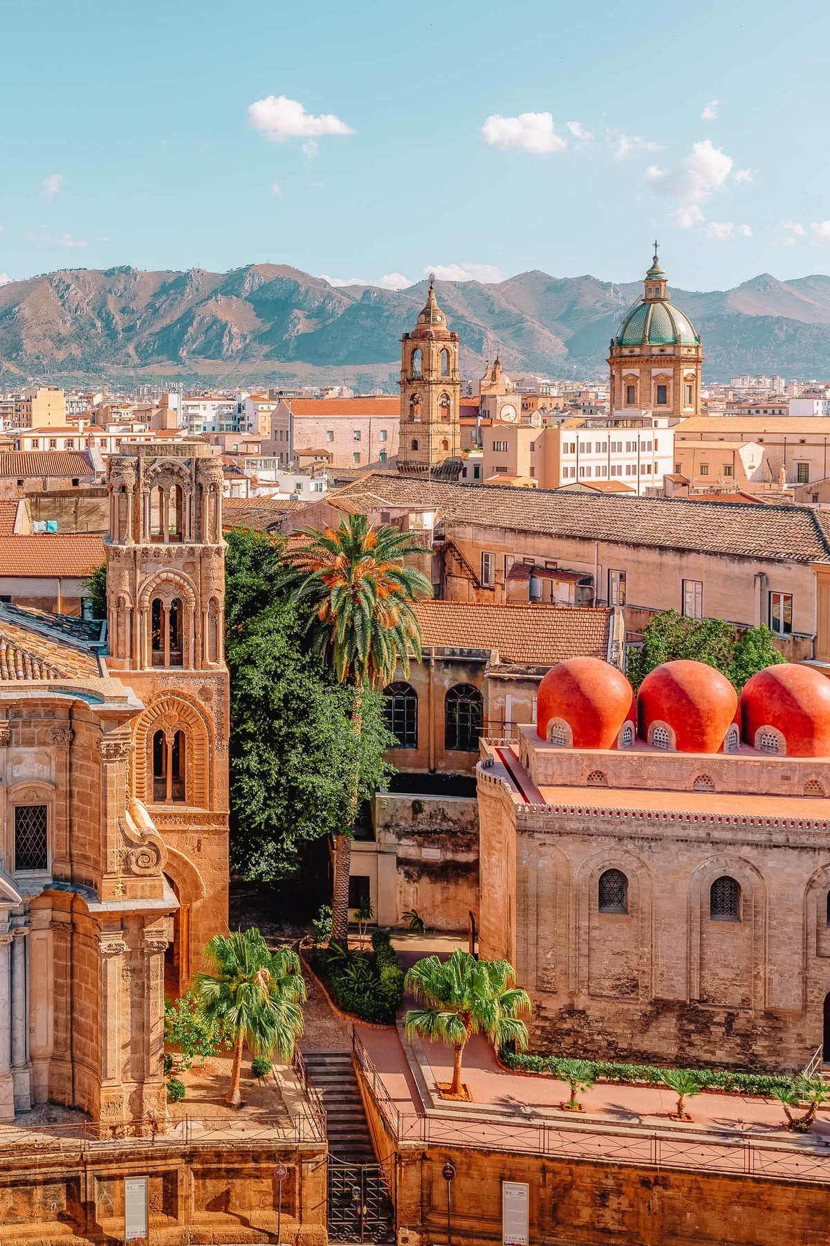 The Cathedral of Palermo, a majestic stratification of Norman, Arab, Gothic and Baroque styles in the heart of Sicily