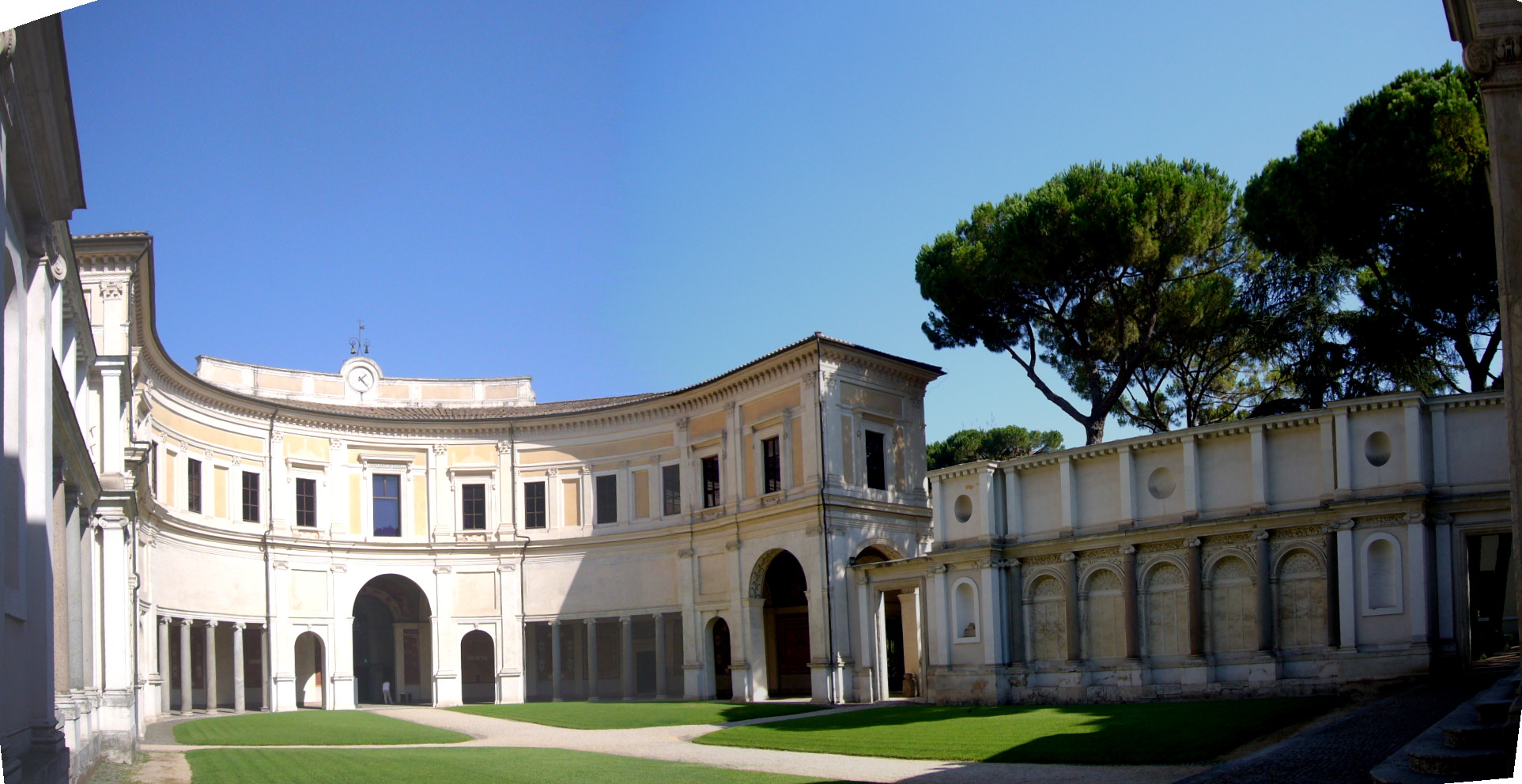 Rome in November: the golden autumn light on the cobblestoned streets of the centro storico